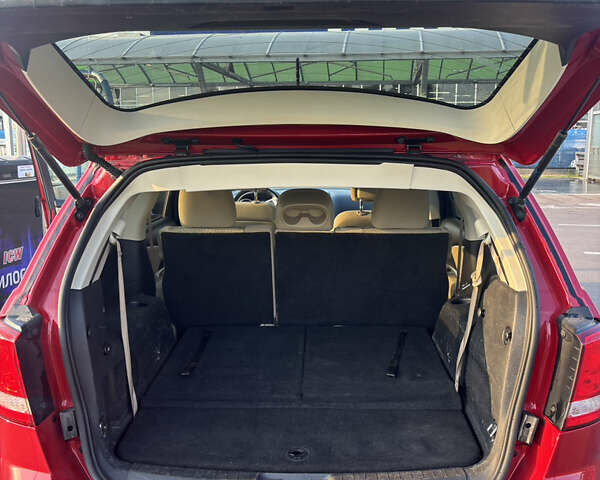 Красный Додж Джорни, объемом двигателя 2.36 л и пробегом 225 тыс. км за 10500 $, фото 2 на Automoto.ua