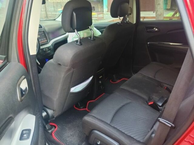 Красный Додж Джорни, объемом двигателя 3.6 л и пробегом 175 тыс. км за 14500 $, фото 5 на Automoto.ua