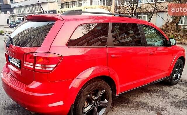 Красный Додж Джорни, объемом двигателя 2.4 л и пробегом 77 тыс. км за 13500 $, фото 2 на Automoto.ua