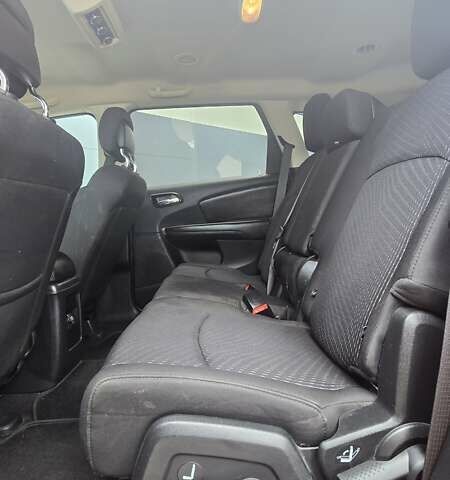 Красный Додж Джорни, объемом двигателя 2.36 л и пробегом 125 тыс. км за 13300 $, фото 28 на Automoto.ua