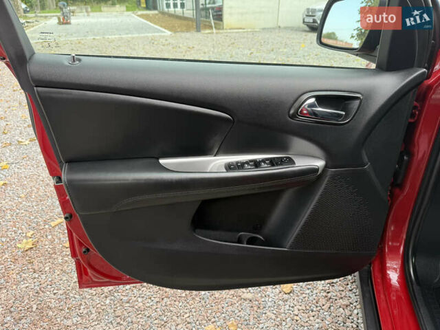 Красный Додж Джорни, объемом двигателя 2.36 л и пробегом 106 тыс. км за 11000 $, фото 28 на Automoto.ua