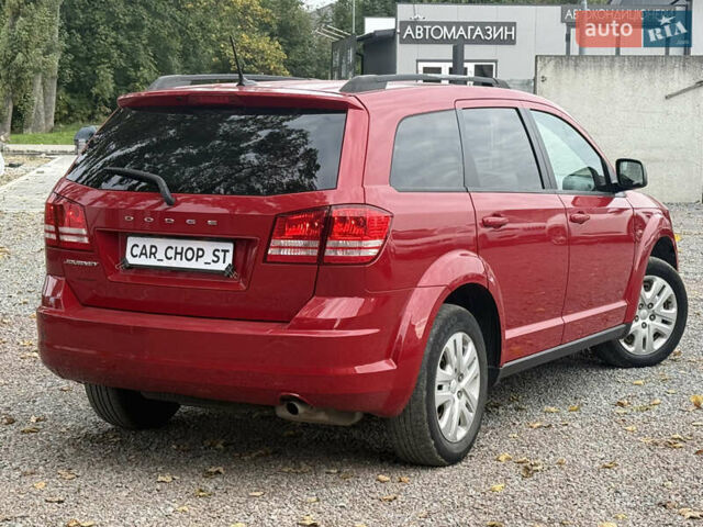 Красный Додж Джорни, объемом двигателя 2.36 л и пробегом 106 тыс. км за 11000 $, фото 1 на Automoto.ua