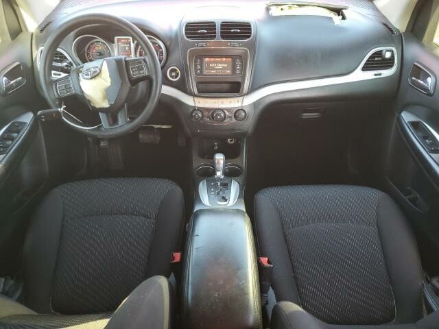 Красный Додж Джорни, объемом двигателя 2.4 л и пробегом 246 тыс. км за 7000 $, фото 7 на Automoto.ua