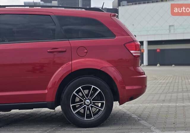 Красный Додж Джорни, объемом двигателя 2.36 л и пробегом 125 тыс. км за 13300 $, фото 9 на Automoto.ua