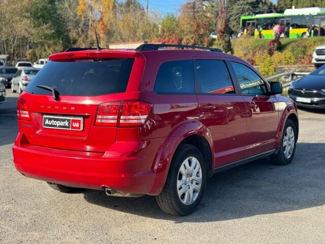 Красный Додж Джорни, объемом двигателя 2.4 л и пробегом 128 тыс. км за 10280 $, фото 4 на Automoto.ua