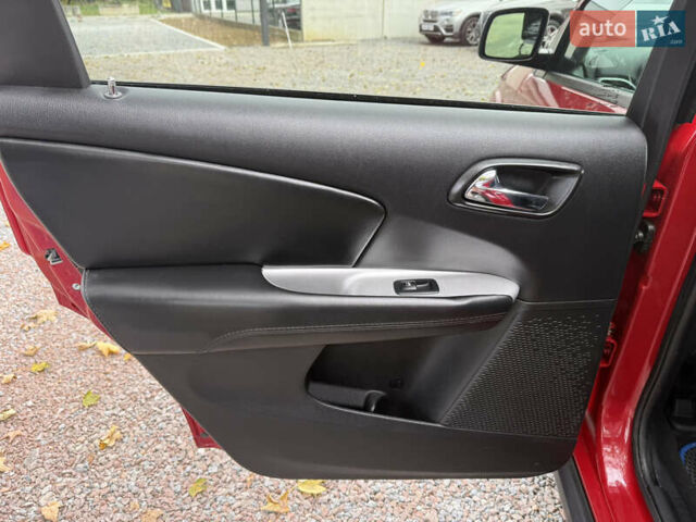 Красный Додж Джорни, объемом двигателя 2.36 л и пробегом 106 тыс. км за 11000 $, фото 43 на Automoto.ua