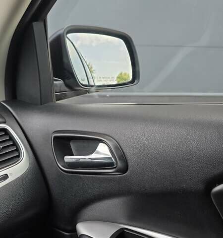 Красный Додж Джорни, объемом двигателя 2.36 л и пробегом 125 тыс. км за 13300 $, фото 43 на Automoto.ua