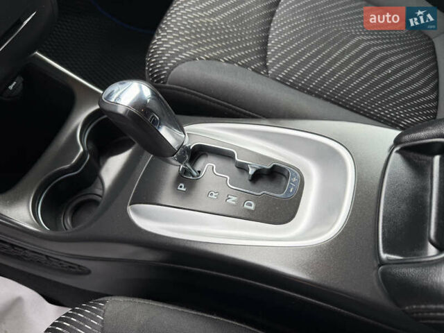 Красный Додж Джорни, объемом двигателя 2.36 л и пробегом 106 тыс. км за 11000 $, фото 37 на Automoto.ua