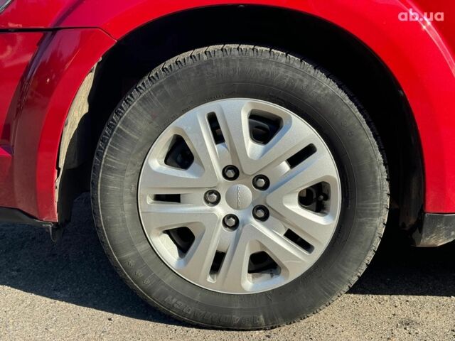 Красный Додж Джорни, объемом двигателя 2.4 л и пробегом 128 тыс. км за 10280 $, фото 11 на Automoto.ua