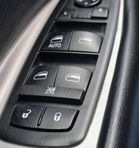 Красный Додж Джорни, объемом двигателя 2.36 л и пробегом 125 тыс. км за 13300 $, фото 48 на Automoto.ua