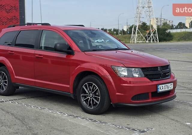 Красный Додж Джорни, объемом двигателя 2.36 л и пробегом 125 тыс. км за 13300 $, фото 2 на Automoto.ua