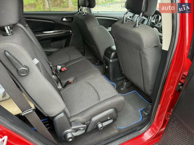 Красный Додж Джорни, объемом двигателя 2.36 л и пробегом 106 тыс. км за 11000 $, фото 49 на Automoto.ua