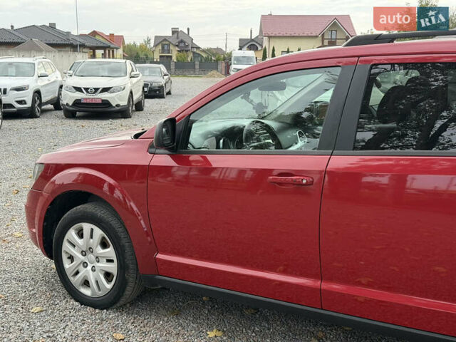 Красный Додж Джорни, объемом двигателя 2.36 л и пробегом 106 тыс. км за 11000 $, фото 6 на Automoto.ua