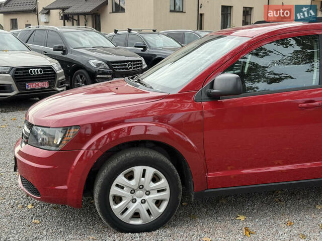 Красный Додж Джорни, объемом двигателя 2.36 л и пробегом 106 тыс. км за 11000 $, фото 4 на Automoto.ua