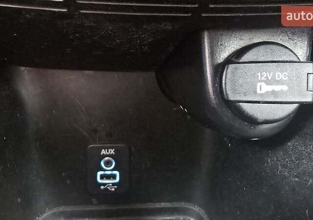 Красный Додж Джорни, объемом двигателя 2.36 л и пробегом 125 тыс. км за 13300 $, фото 20 на Automoto.ua