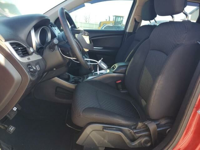 Красный Додж Джорни, объемом двигателя 2.4 л и пробегом 246 тыс. км за 7000 $, фото 6 на Automoto.ua