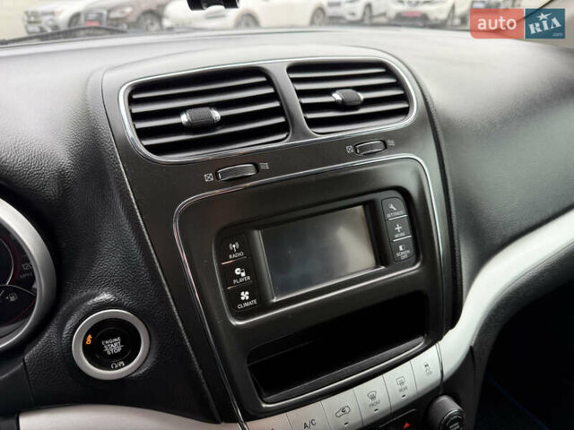 Красный Додж Джорни, объемом двигателя 2.36 л и пробегом 106 тыс. км за 11000 $, фото 38 на Automoto.ua