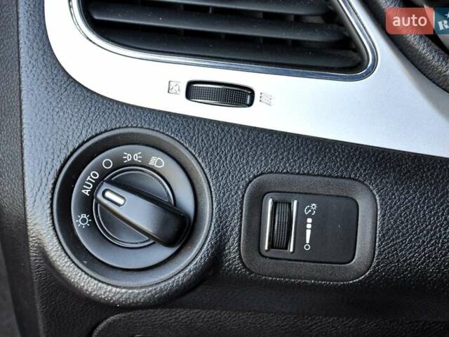 Красный Додж Джорни, объемом двигателя 2.36 л и пробегом 90 тыс. км за 10500 $, фото 29 на Automoto.ua