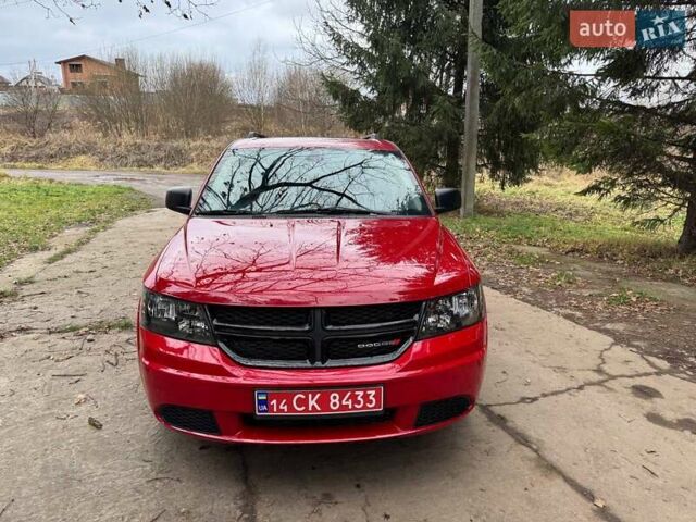 Красный Додж Джорни, объемом двигателя 2.36 л и пробегом 164 тыс. км за 10500 $, фото 5 на Automoto.ua