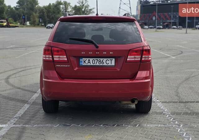 Красный Додж Джорни, объемом двигателя 2.36 л и пробегом 125 тыс. км за 13300 $, фото 6 на Automoto.ua