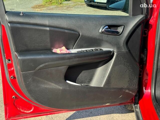 Красный Додж Джорни, объемом двигателя 2.4 л и пробегом 128 тыс. км за 10280 $, фото 13 на Automoto.ua