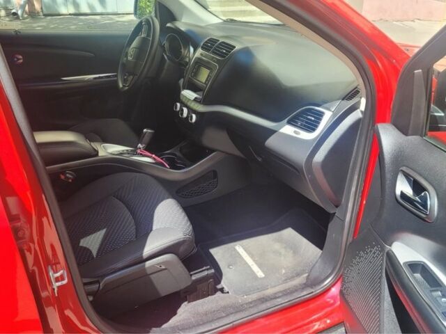 Красный Додж Джорни, объемом двигателя 2.4 л и пробегом 178 тыс. км за 11000 $, фото 3 на Automoto.ua