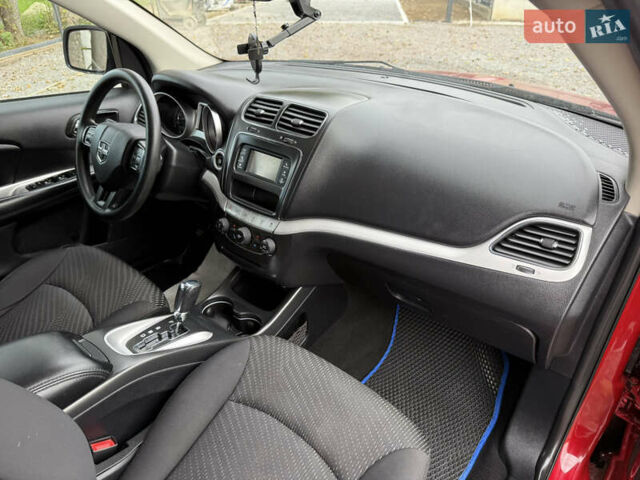 Красный Додж Джорни, объемом двигателя 2.36 л и пробегом 106 тыс. км за 11000 $, фото 55 на Automoto.ua