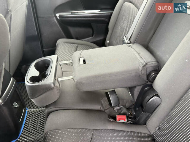 Красный Додж Джорни, объемом двигателя 2.36 л и пробегом 106 тыс. км за 11000 $, фото 48 на Automoto.ua