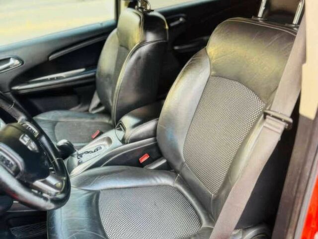 Красный Додж Джорни, объемом двигателя 3.6 л и пробегом 46 тыс. км за 2000 $, фото 8 на Automoto.ua