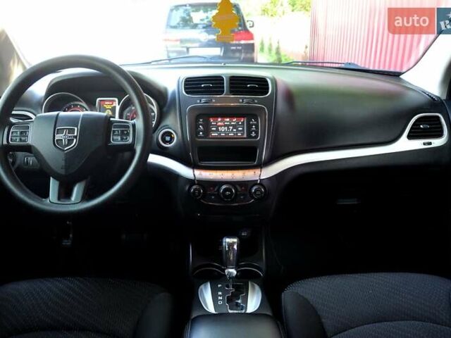 Красный Додж Джорни, объемом двигателя 2.36 л и пробегом 90 тыс. км за 10500 $, фото 27 на Automoto.ua