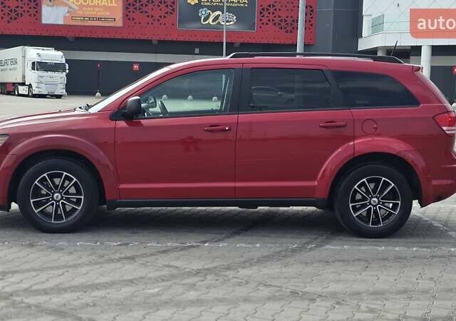 Красный Додж Джорни, объемом двигателя 2.36 л и пробегом 125 тыс. км за 13300 $, фото 4 на Automoto.ua