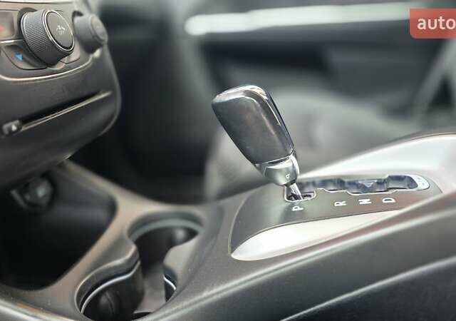 Красный Додж Джорни, объемом двигателя 2.36 л и пробегом 125 тыс. км за 13300 $, фото 22 на Automoto.ua