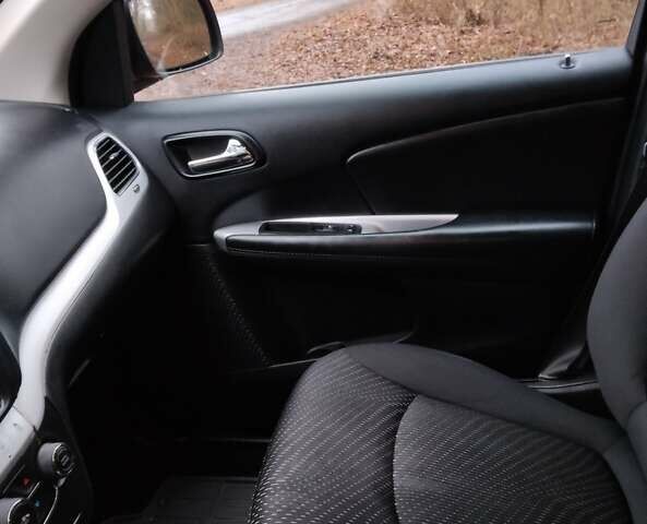 Червоний Додж Джорні, об'ємом двигуна 2.36 л та пробігом 138 тис. км за 11400 $, фото 18 на Automoto.ua