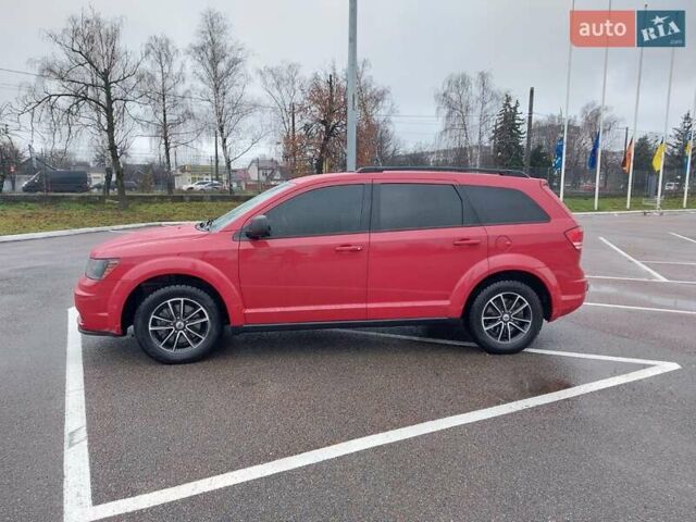 Красный Додж Джорни, объемом двигателя 2.4 л и пробегом 95 тыс. км за 15000 $, фото 4 на Automoto.ua