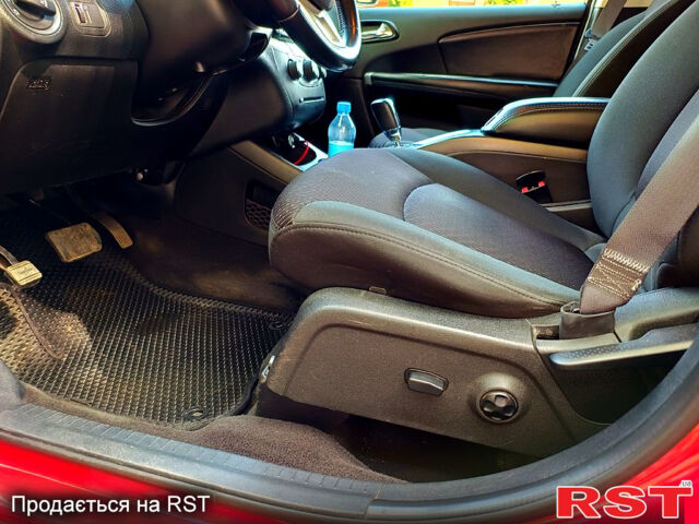 Червоний Додж Джорні, об'ємом двигуна 2.4 л та пробігом 101 тис. км за 12300 $, фото 5 на Automoto.ua