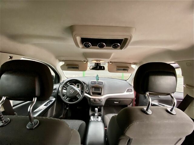 Красный Додж Джорни, объемом двигателя 2.4 л и пробегом 152 тыс. км за 12500 $, фото 4 на Automoto.ua