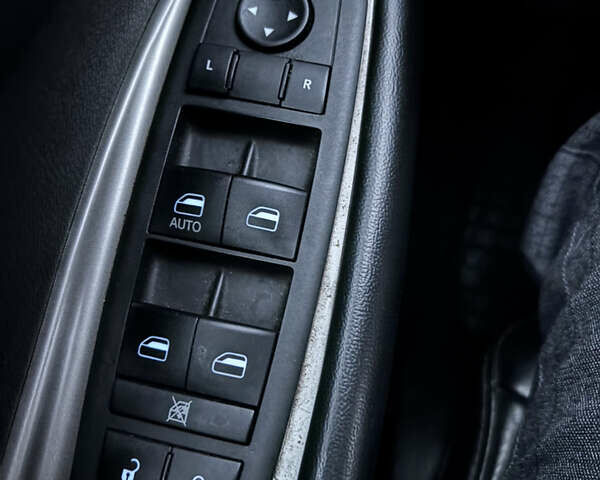 Красный Додж Джорни, объемом двигателя 3.6 л и пробегом 117 тыс. км за 19000 $, фото 32 на Automoto.ua