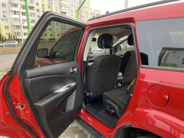 Красный Додж Джорни, объемом двигателя 2.4 л и пробегом 152 тыс. км за 12500 $, фото 7 на Automoto.ua