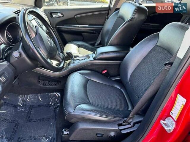 Красный Додж Джорни, объемом двигателя 2.36 л и пробегом 88 тыс. км за 2650 $, фото 5 на Automoto.ua