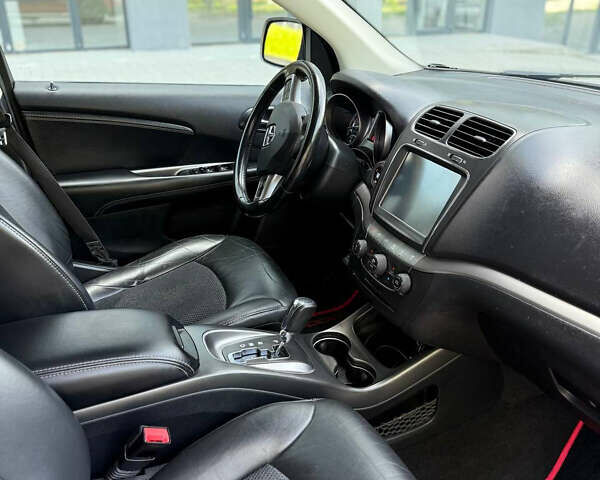 Червоний Додж Джорні, об'ємом двигуна 2.36 л та пробігом 130 тис. км за 14100 $, фото 7 на Automoto.ua