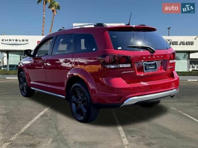 Красный Додж Джорни, объемом двигателя 2.36 л и пробегом 88 тыс. км за 2650 $, фото 3 на Automoto.ua