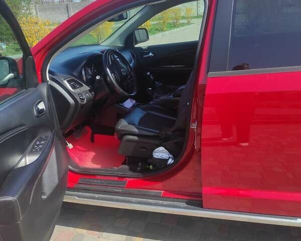 Красный Додж Джорни, объемом двигателя 2.36 л и пробегом 99 тыс. км за 16000 $, фото 3 на Automoto.ua