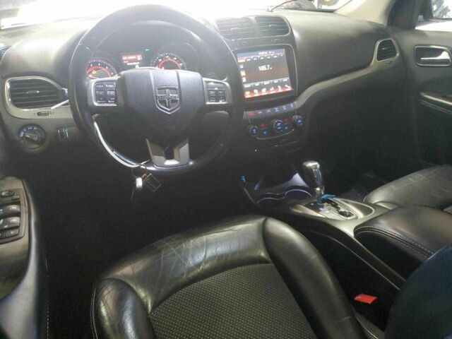 Красный Додж Джорни, объемом двигателя 2.4 л и пробегом 131 тыс. км за 1900 $, фото 7 на Automoto.ua