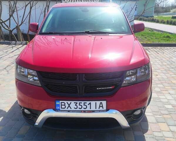 Красный Додж Джорни, объемом двигателя 2.36 л и пробегом 99 тыс. км за 16000 $, фото 2 на Automoto.ua