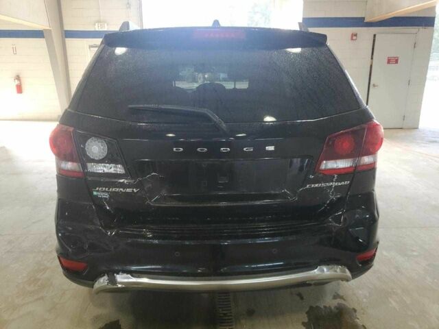 Красный Додж Джорни, объемом двигателя 2.4 л и пробегом 131 тыс. км за 1900 $, фото 5 на Automoto.ua