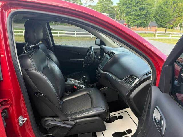 Красный Додж Джорни, объемом двигателя 2.4 л и пробегом 43 тыс. км за 13800 $, фото 9 на Automoto.ua