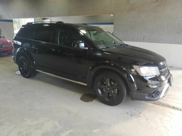 Красный Додж Джорни, объемом двигателя 2.4 л и пробегом 131 тыс. км за 1900 $, фото 3 на Automoto.ua