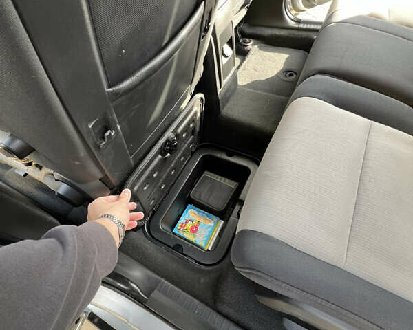 Додж Джорни, объемом двигателя 2 л и пробегом 175 тыс. км за 8700 $, фото 30 на Automoto.ua