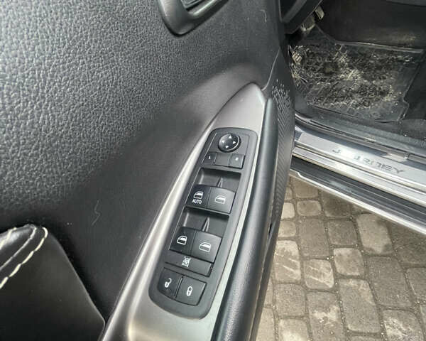 Додж Джорні, об'ємом двигуна 3.6 л та пробігом 120 тис. км за 15200 $, фото 19 на Automoto.ua