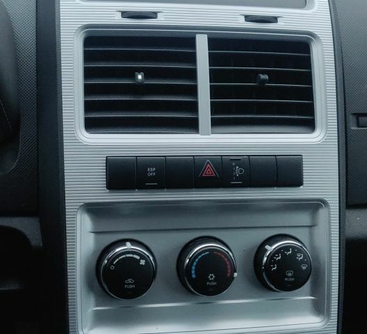 Сірий Додж Джорні, об'ємом двигуна 2 л та пробігом 220 тис. км за 7500 $, фото 10 на Automoto.ua